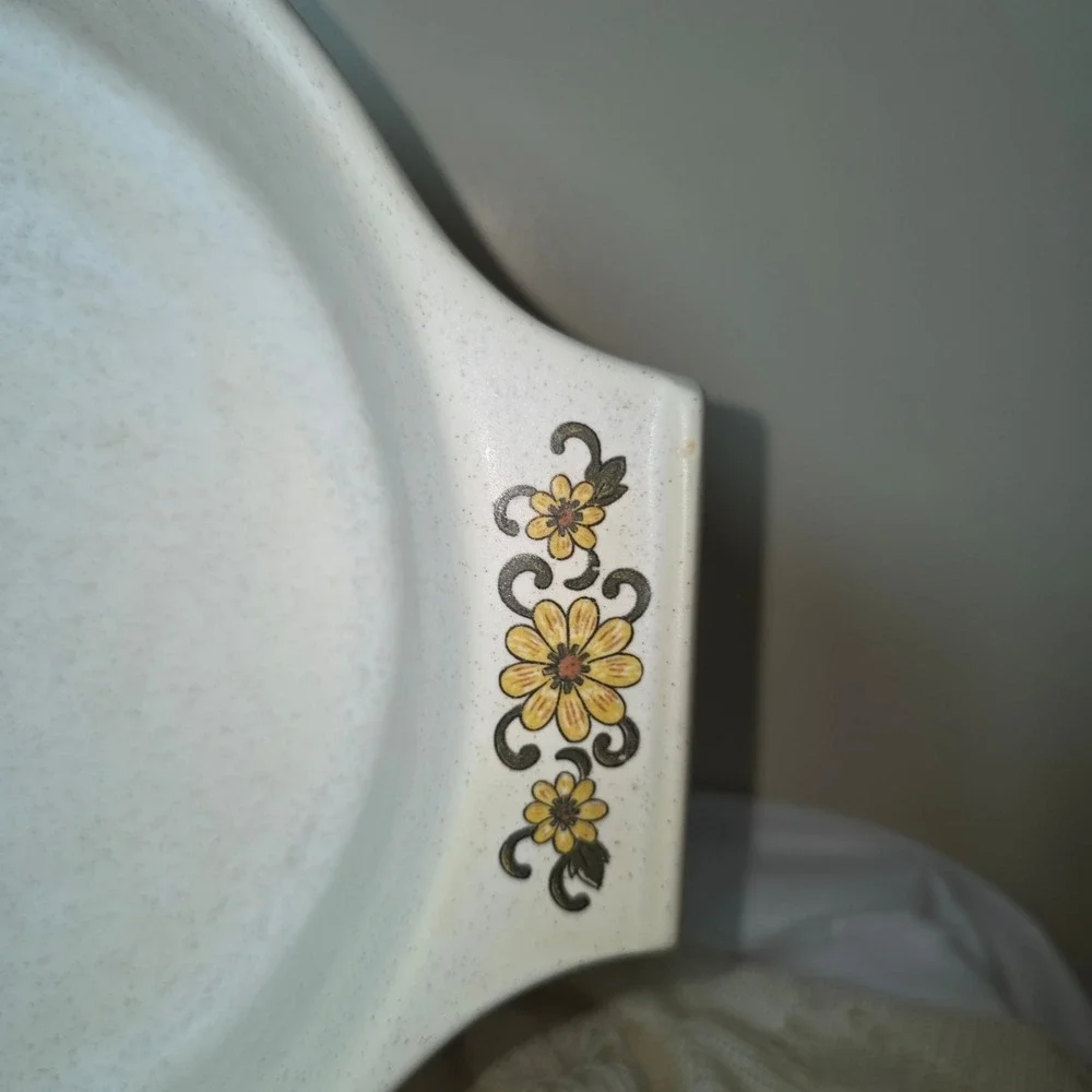 Vintage Festive by International Ceramic Skillet Yellow‎ Daisy Floral 10 Inch